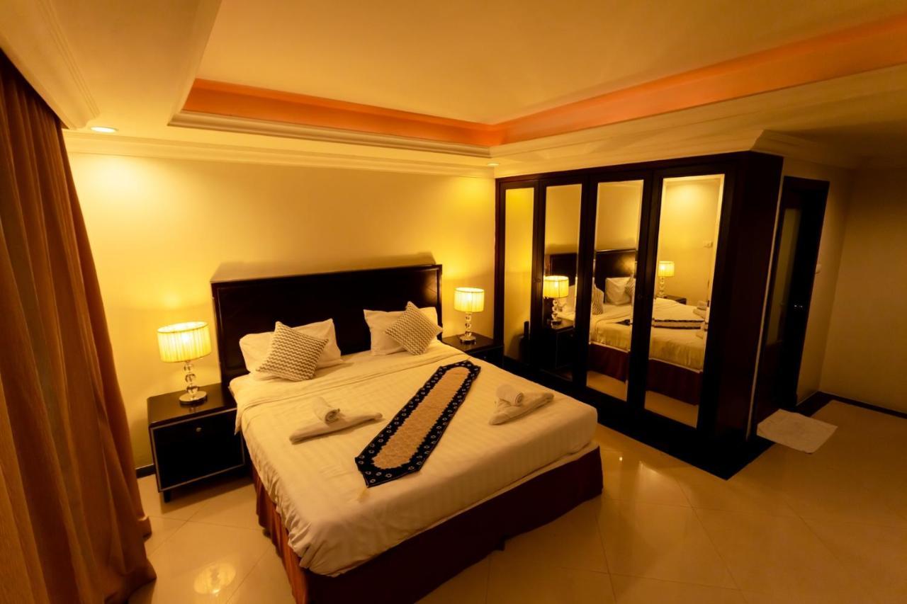 Ivory Palace Hotel Паттайя Экстерьер фото